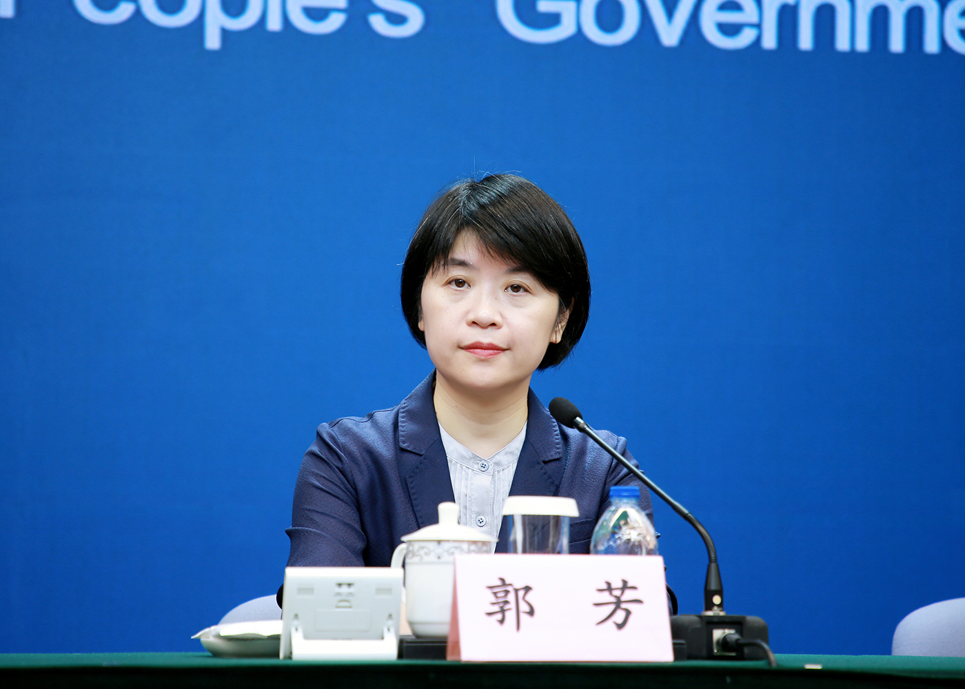 奉贤区委副书记、区长郭芳出席发布会