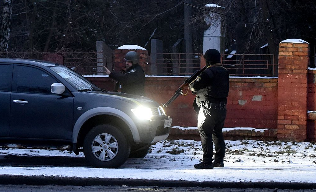 �ڿ���ʿ���ڻ�����ͷѲ��