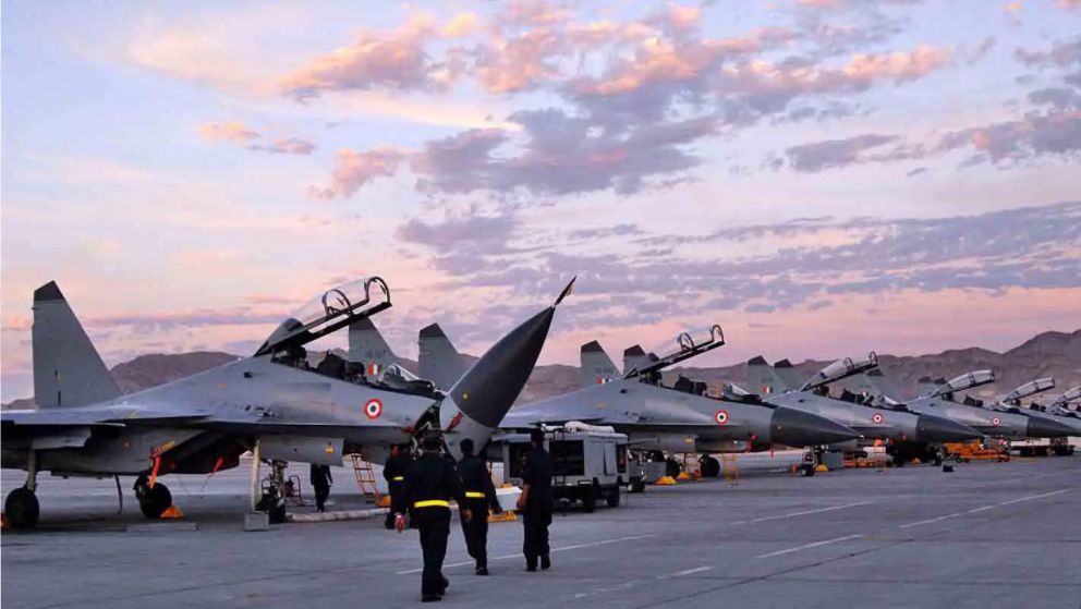 ӡ�ȿվ��ڶ��������˶�֧װ����-30MKIս�������жӡ�