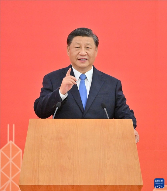  6��30�����磬�й���������ǡ�������ϯ�������ί��ϯϰ��ƽ��ר�еִ���ۣ���ϯ����7��1�վ��е���ף��ۻع����25������������ر�������������������ְ���񣬲��Ӳ���ۡ�����ϰ��ƽ�ִ����ʱ�ڲɷ������ڳ������ʺã������ͬ����������ף�غ�����ףԸ���»������ ����ΰ ��