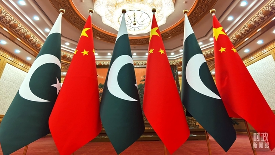  ����̸�ֳ��ڷŵ��а��������졣����̨���Ӽ��߹������㣩