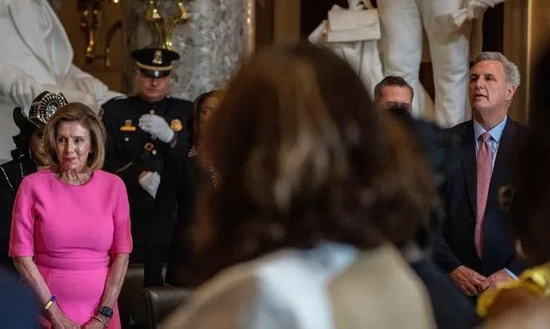 ����������Ժ�����������������е�һ�Ρ���Ӱ��&nbsp; ͼ������