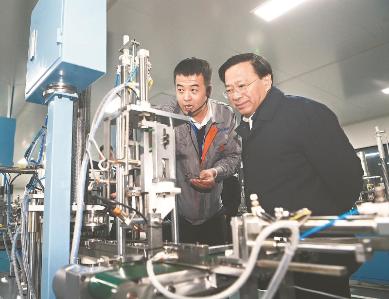 12��7�գ�ʡί��Ǻ���������������ذ��ձ�ķ��пƼ����޹�˾�����Ȧȫ�Զ���װ�����ߣ���ϸѯ�ʲ�Ʒ�������ա��г����۵�������������� �� �� ��.jpg